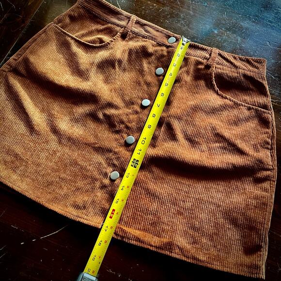 💥2 for $20💥 Brown Button Up Corduroy Skirt With Pockets - Picture 4 of 5